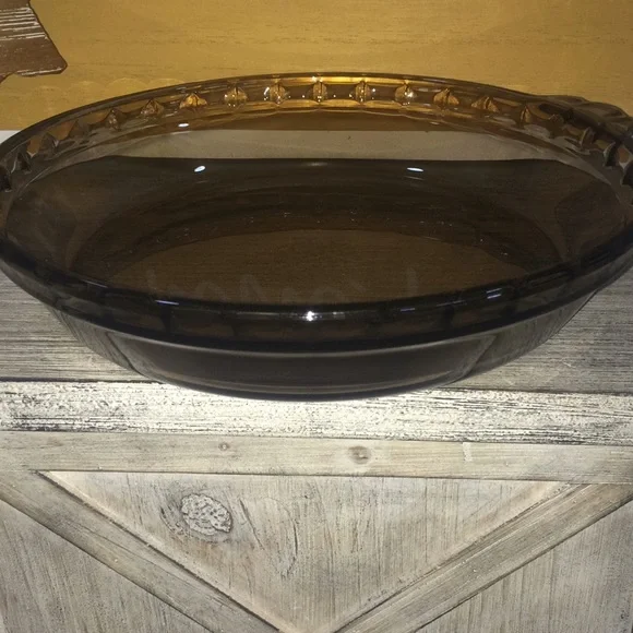 Pyrex Amber Brown Glass Pie Baking Dish - Picture 3 of 4
